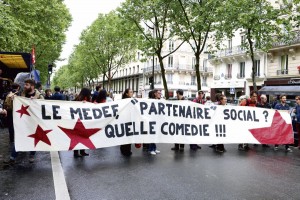 16 Juin 2016. Rassemblement devant Medef, Paris Credit photo : Nunzia Bennetot